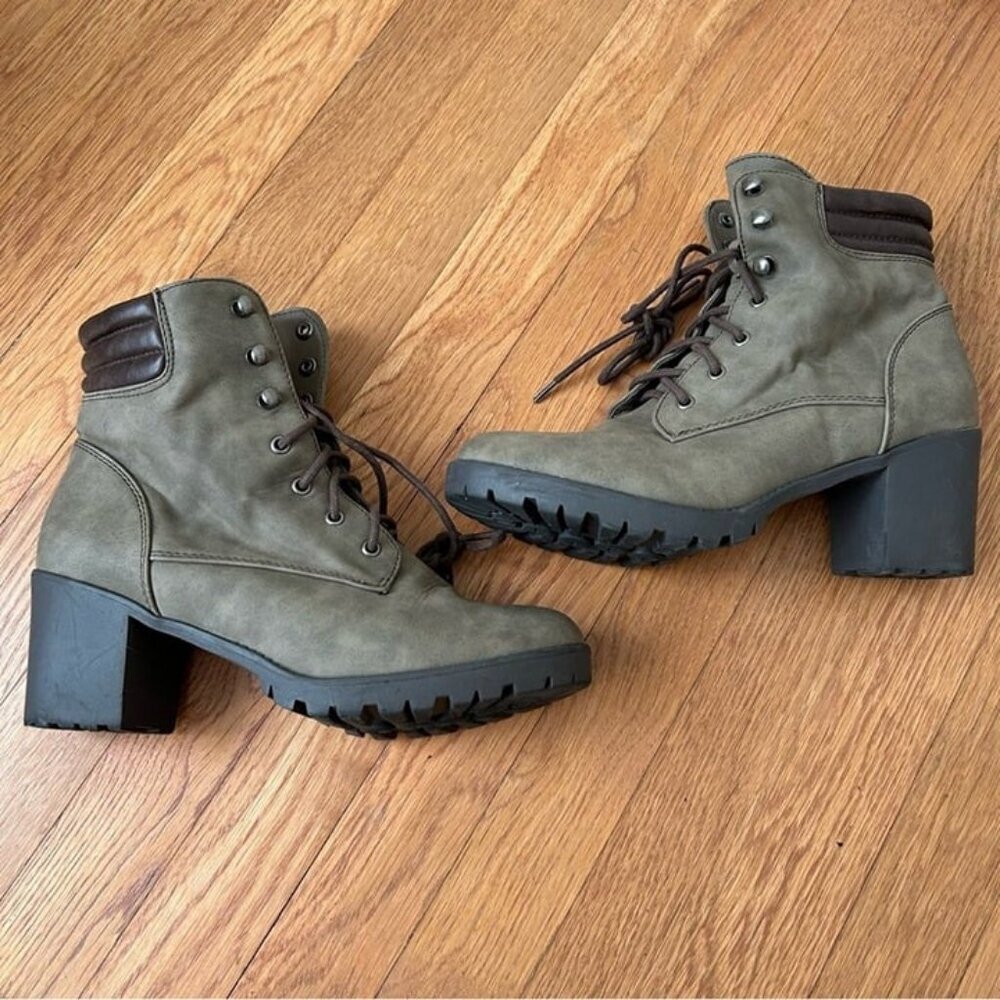 Women's Lace-Up Block Heel Ankle Boots in Olive